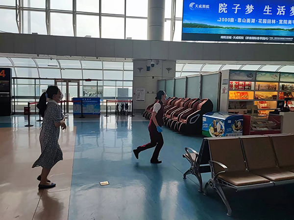 1652346470237191.jpeg 旅客服務部開展候機樓緊急疏散應急演練1.jpeg